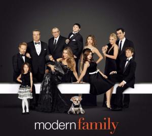 摩登家庭第7季在线观看,温馨家庭新篇章，在线观看开启欢乐时光